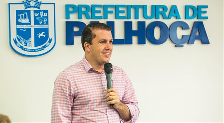 Prefeito Camilo Martins se posiciona contra Escola Cívico Militar e revolta moradores de Palhoça